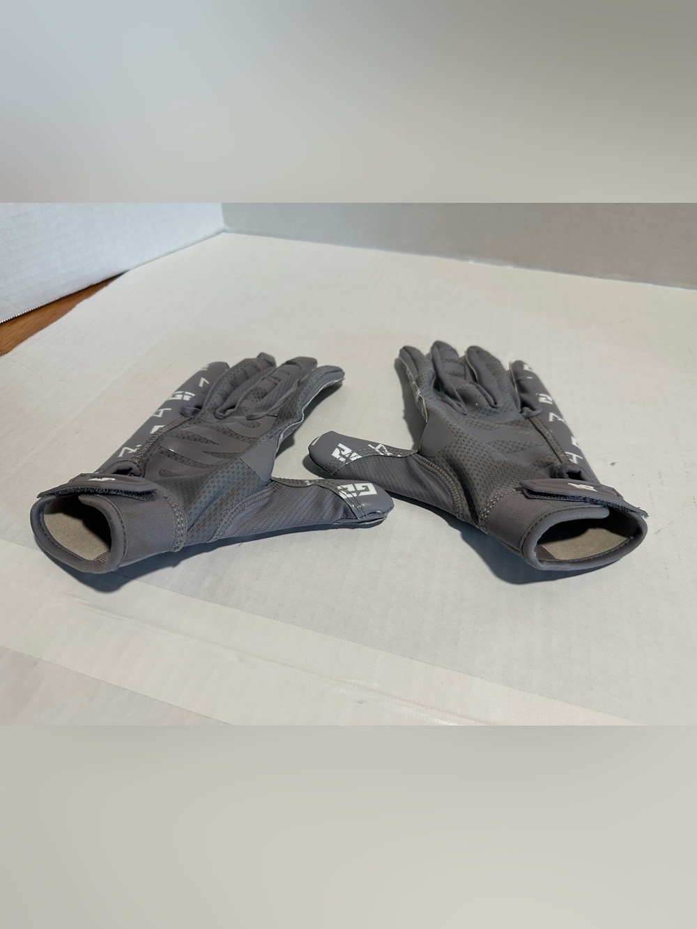 NXTRND G2 pro football gray gloves- large